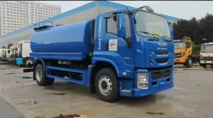 Camión cisterna ISUZU GIGA de 15.000 litros